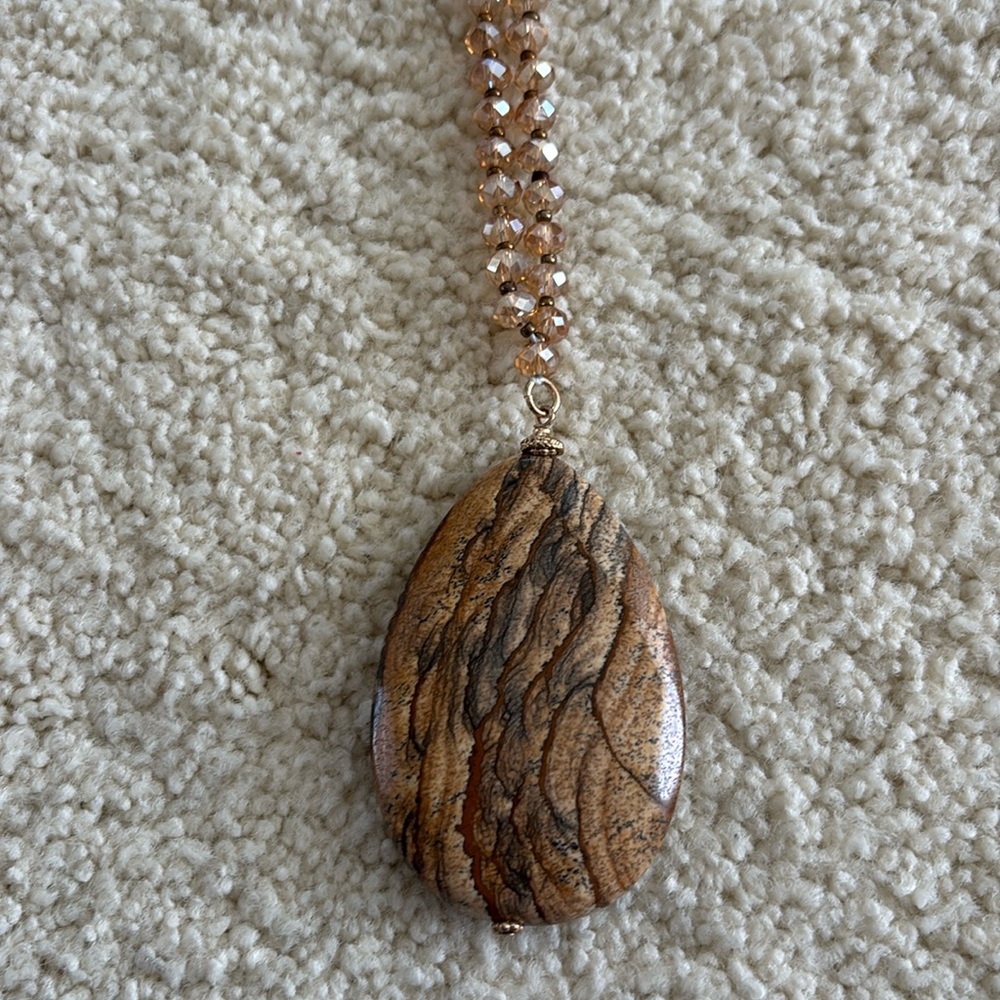 NWOT. Beige Teardrop Shaped Stone Pendant Necklace with Beaded Chain